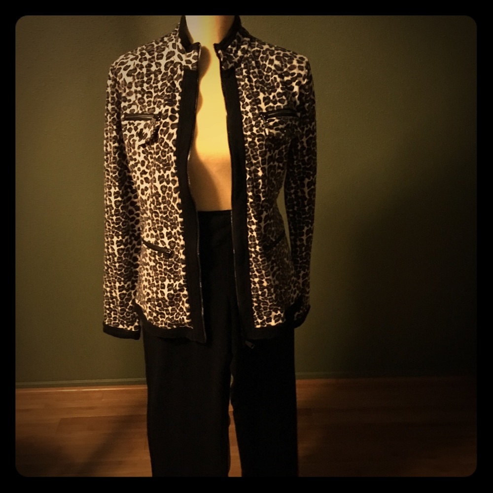 Women's pantsuit
